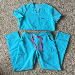 FIGS limited neon blue scrub set (small both)